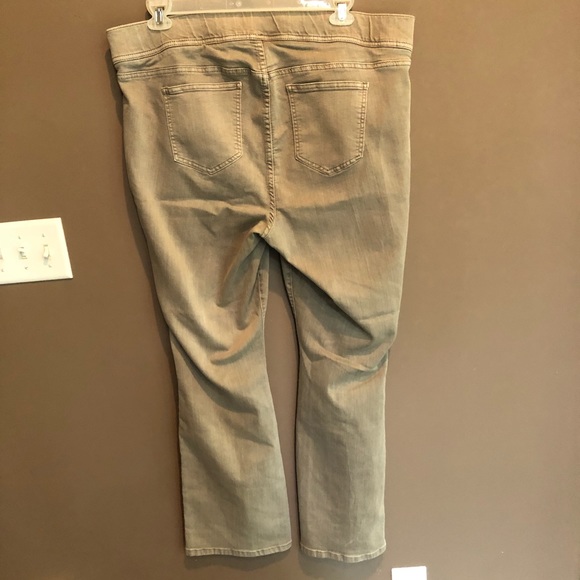 Torrid Khaki Pull On Bootcut Jeans Size 3X - Picture 4 of 6